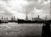 747_100 Das Seeschiff HELUAN wurde 1908 auf der Hamburger Reiherstiegwerft gebaut - das 134,50m lange und 16m breite Schiff fhrt fr die HAPAG Reederei auf der Hamburg-Westkste Sdamerika Route.