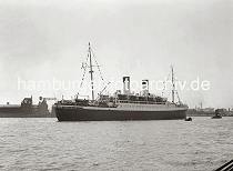 753_754a Das Passagierschiff MONTE SARMIENTO lief 1924 vom Stapel und hat eine Lnge von knapp 180m - Die Reederei Hamburg- Sdamerikanische Dampfschifffahrtsgesellschaft lie den 14 Knoten schnellen Dampfer auf der Hamburger Werft Blohm + Voss bauen.