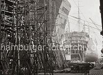 760_633 Die HAPAG Schnelldampfer der Ballin-Klasse, die alle in den 1920er Jahren auf der Hamburger Schiffswerft Blohm & Voss vom Stapel liefen, sind 1933/34 dort umgebaut und verlngert worden. Die ALBERT BALLIN (sptere HANSA) wurde 1934 von knapp 184m auf 193m verlngert. Durch die Umbauarbeiten erhhte sich ihre  Geschwindigkeit auf 20 Knoten.