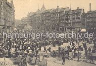 0954061 Fischmarkt am Sonntag Morgen in Altona - die Markthndler haben ihre Waren mit Karren sowie Pferd und Wagen zum Altonaer Fischmarkt transportiert. Dicht gedrngt stehen die Marktstnde auf dem Marktgelnde. Die Marktbesucher gehen ber den Markt und betrachten die ausgestellten Waren. Sie mchten das Motiv kaufen? www.hamburg-bilder.biz