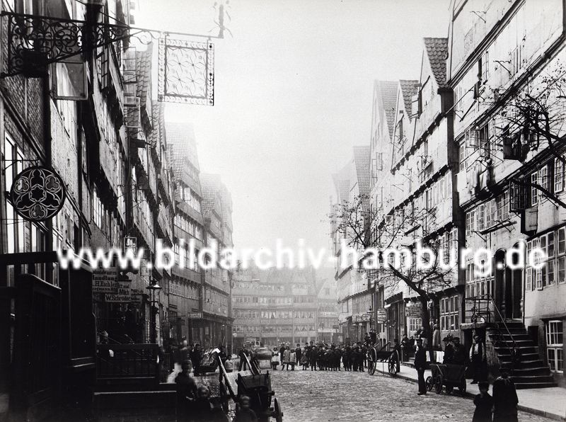 01147705 Fotos Hamburgs ::  Blick in den Brook ca. 1880 -. durch den Zollanschluss Hamburgs 1888 an Preuen entstand in diesem Gebiet der Hamburger Freihafen - ca. 20 000 Menschen, die in diesem Gebiet lebten mussten umgesiedelt werden - die Wohn- und Lagerhuser wurden abgerissen und die  Speicherstadt mit ihrer Infrastruktur errichtet.