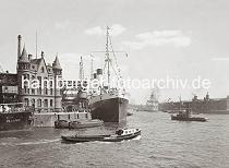 02243_755a Die MONTE SARMIENTO liegt am Versmannkai des Hamburger Baakenhafens. Das 1924 in Dienst gestellte Passagierschiff war zu diesem Zeitpunkt mit 10 000 BRT das grte Motorschiff der Welt. Die Reederei Hamburg- Sdamerikanische Dampfschifffahrtsgesellschaft hat den Bau bei der Hamburger Werft Blohm + Voss in Auftrag gegeben.